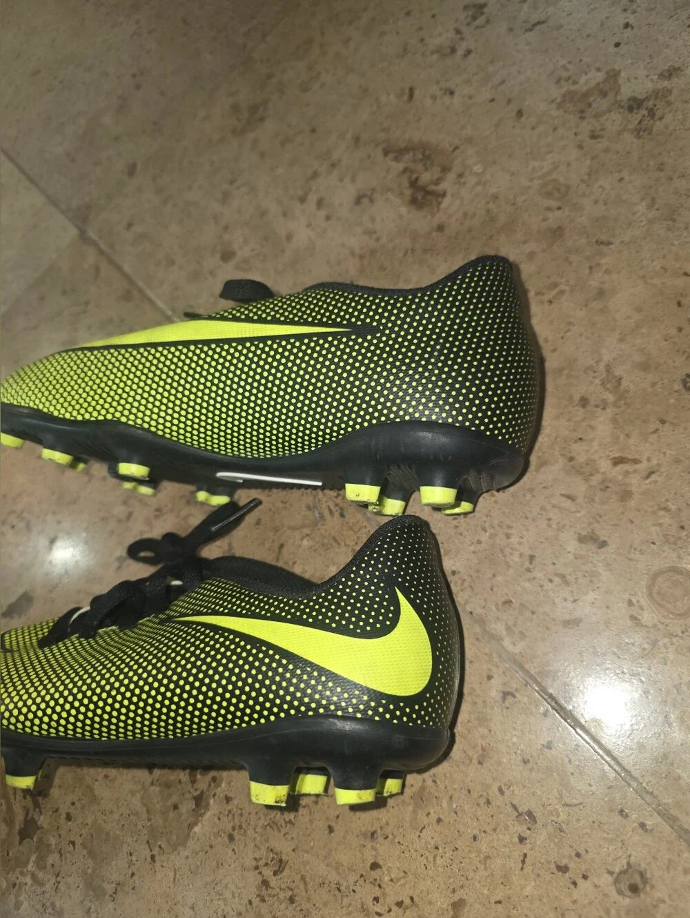 Nike Neon Yellow and Black Soccer Shin Guards with Straps | Size 12C